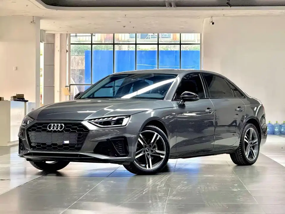 Audi A4L 40 TFSI Luxury Dynamic 2022