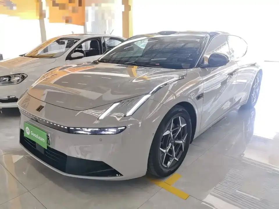 Lynk & Co 10 EM-P 240km Base 2025
