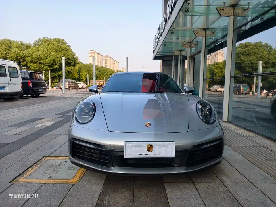 Porsche 911 Carrera 3.0T 2024