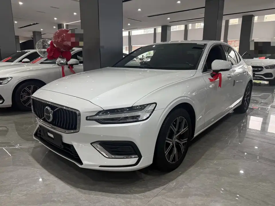Volvo S60 B4 Smart Comfort Luxury Edition 2023