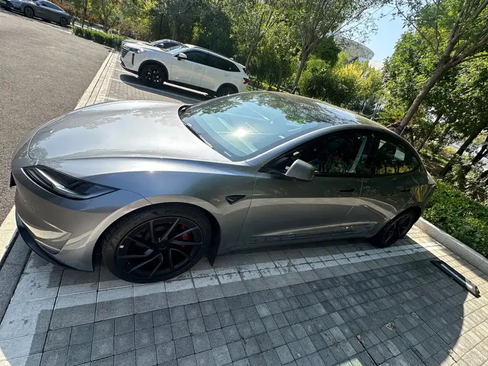 Tesla Model 3 High-Performance All-Wheel Drive Edition 2025