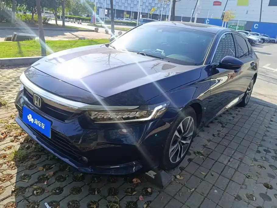 Honda Inspire Sharp Hybrid 2.0L Pure Elegance Edition 2023