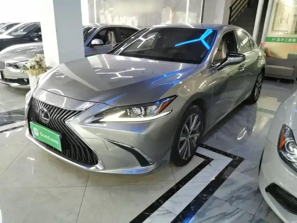 Lexus ES 200 Excellence 2019