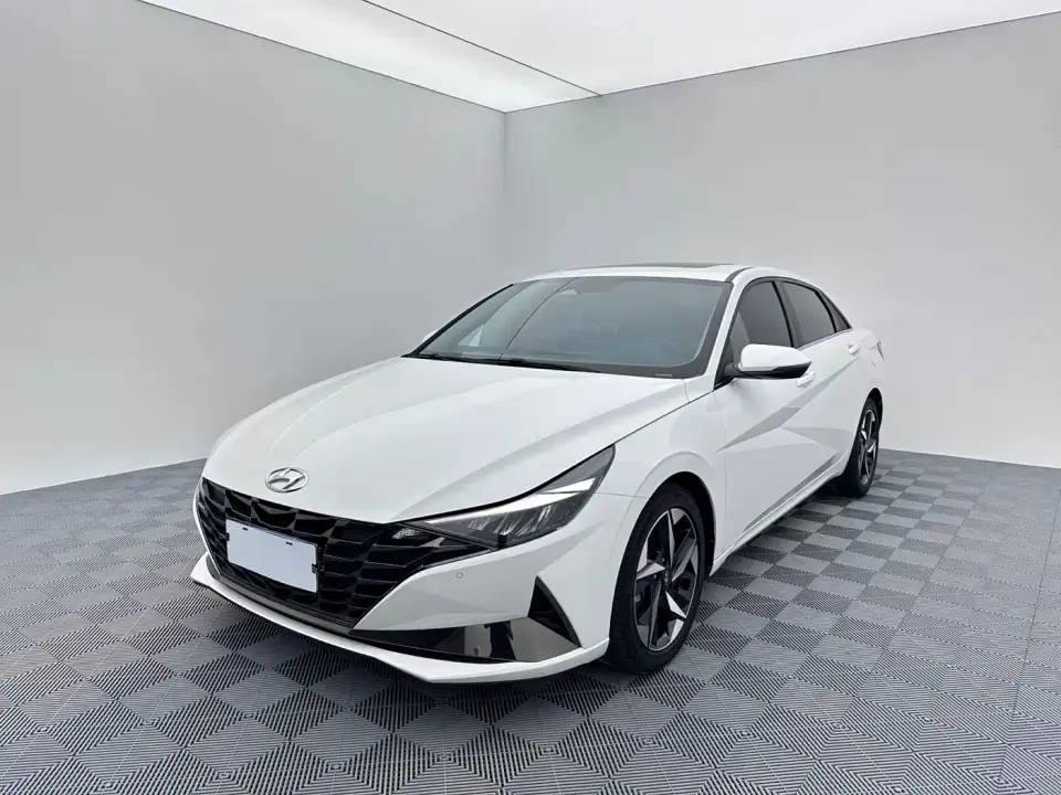 Hyundai Elantra 1.5L CVT LUX Premium Edition 2023