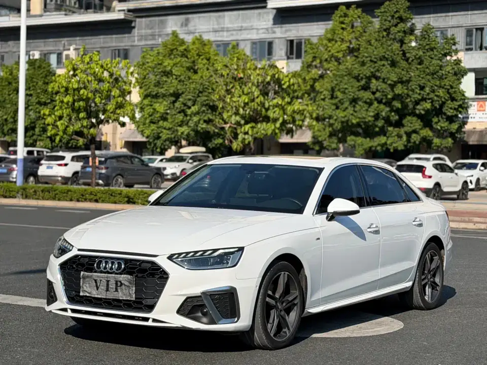 Audi A4L 40 TFSI Luxury Dynamic 2021