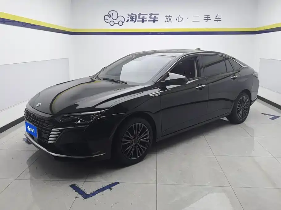 Dongfeng Aeolus Yixuan MAX 1.5T Trendy Dad Edition 2022