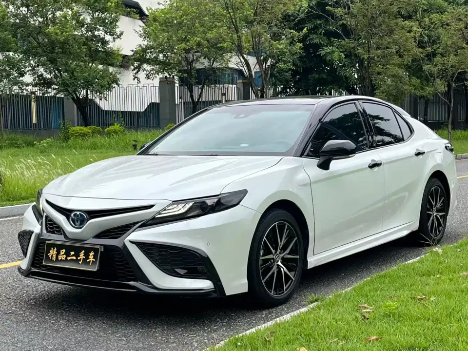 Toyota Camry Hybrid 2.5HS Fashion Edition 2022