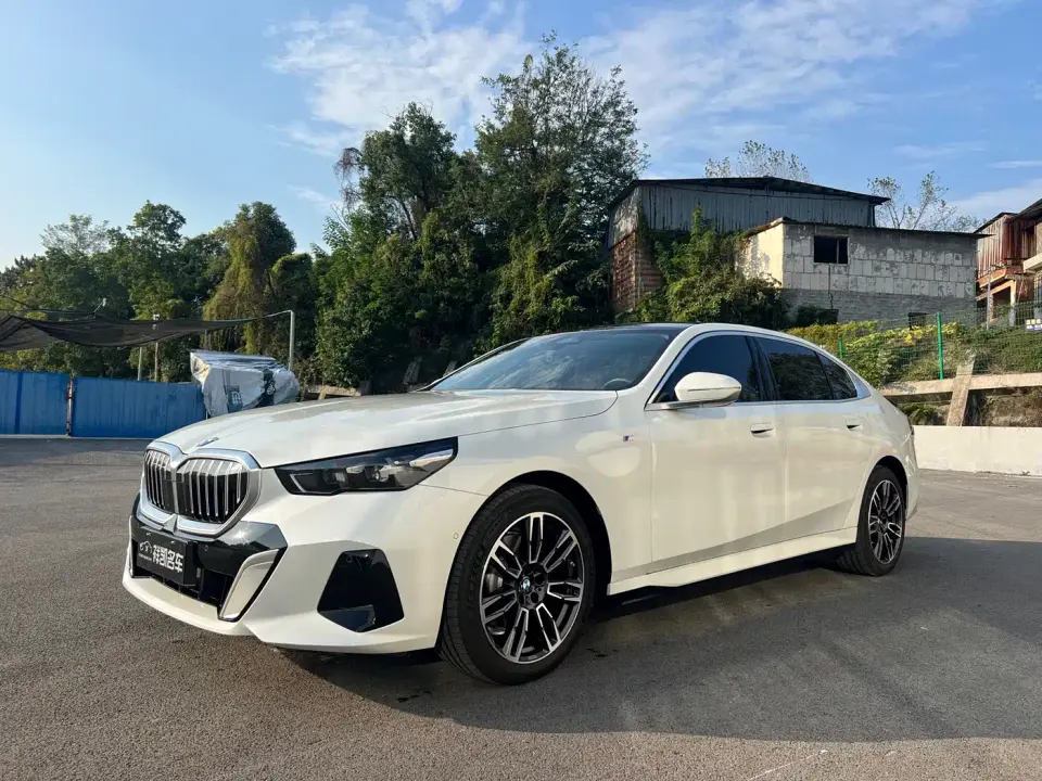 BMW 5 Series 525Li M Sport Package 2024