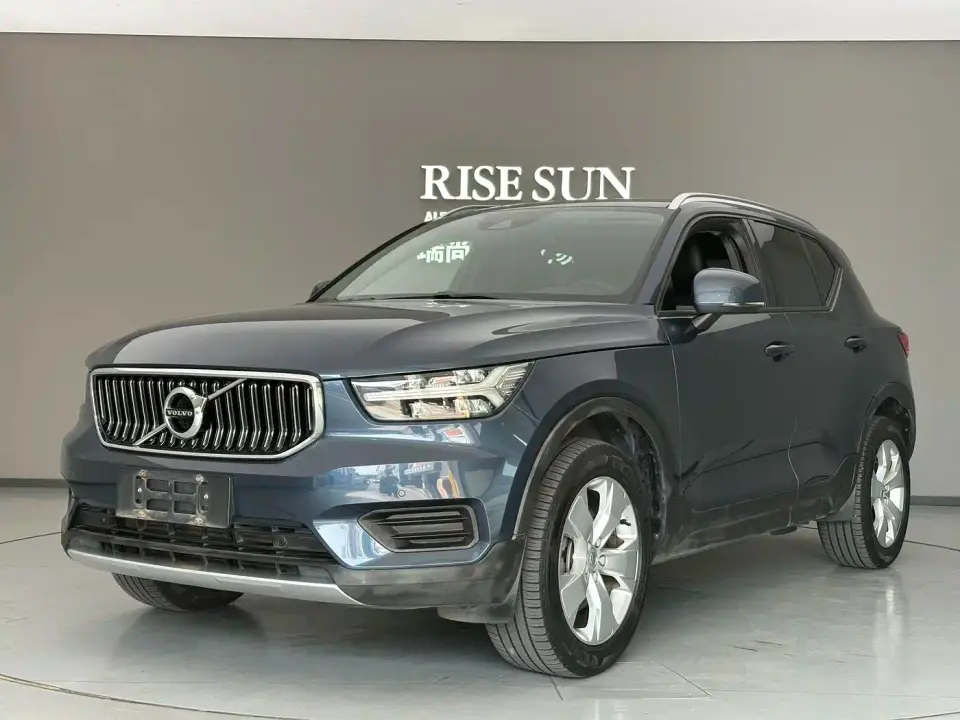Volvo XC40 Model T4 AWD Smart Drive Fashion Edition 2021
