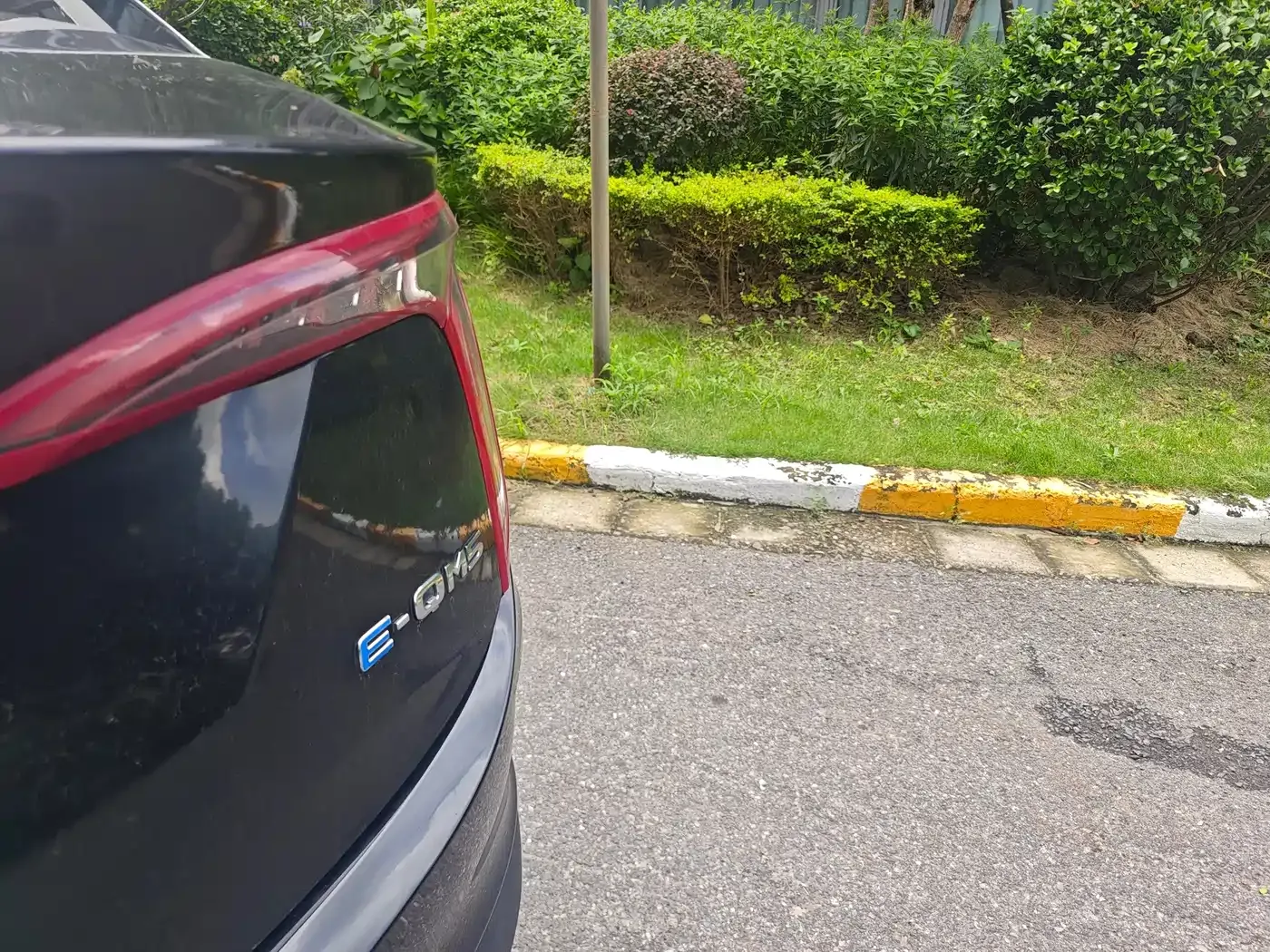 Hongqi E-QM5 Charging Flag Premium Edition 2021 — фото 12