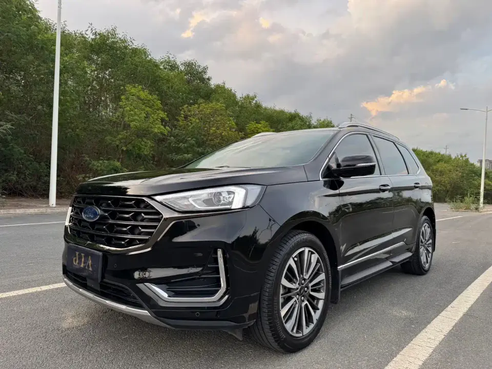 Ford Edge PLUS EcoBoost 245 FWD Luxury Sharp 7-seater 2021