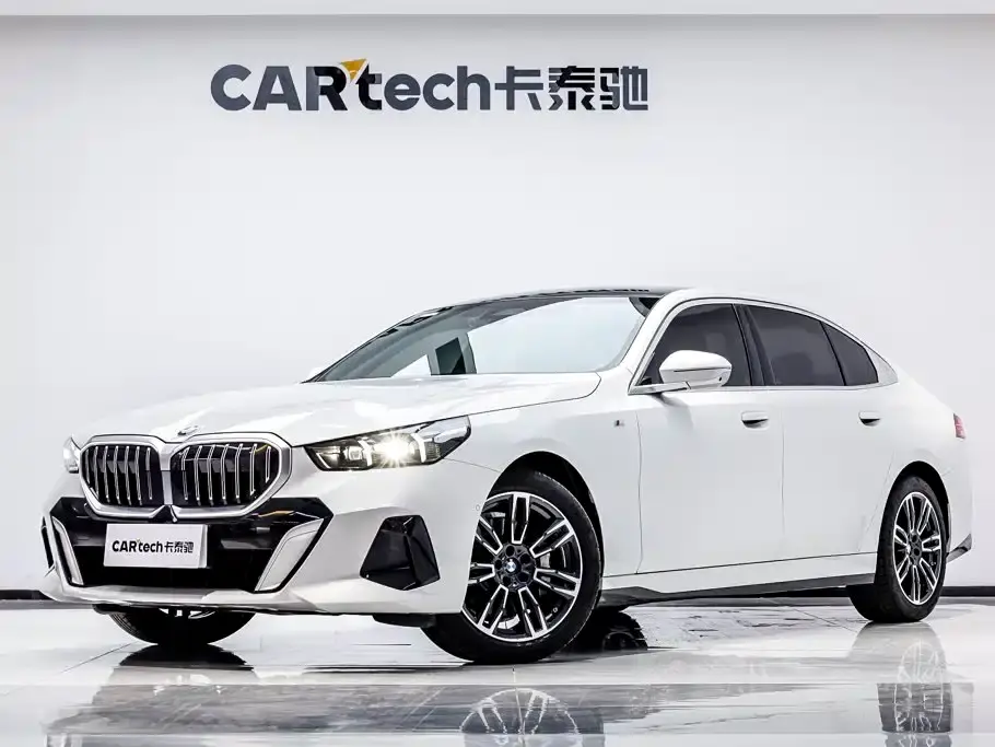 BMW 5 Series 530Li Leading M Sport Package 2025
