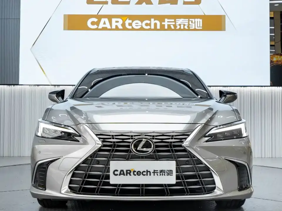 Lexus ES 300h Ultimate Edition 2025