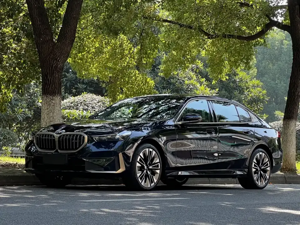 BMW 5 Series 530Li Premium Luxury Package 2026