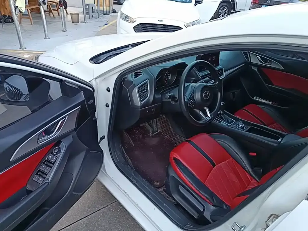 Mazda Mazda3 Axela Sedan 1.5L Automatic Luxury China V 2019 — фото 16