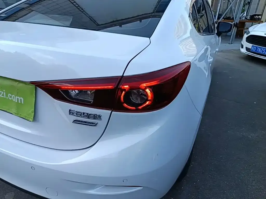Mazda Mazda3 Axela Sedan 1.5L Automatic Luxury China V 2019 — фото 8