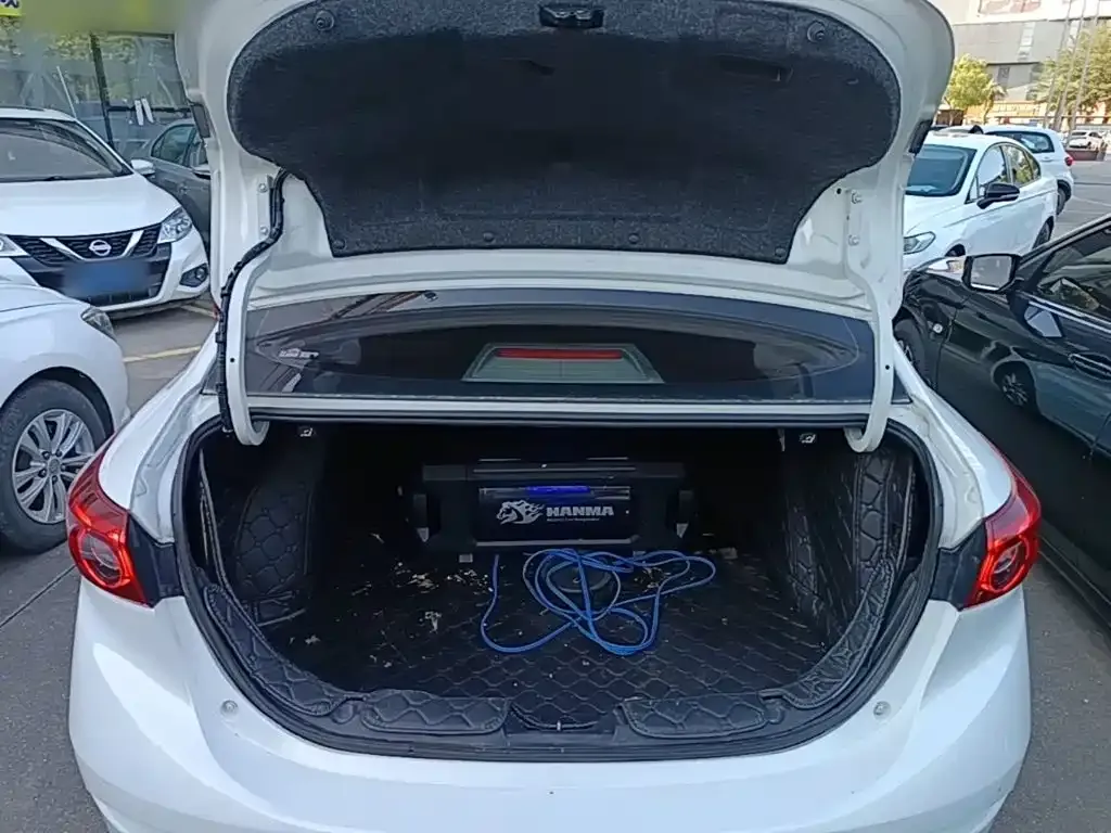 Mazda Mazda3 Axela Sedan 1.5L Automatic Luxury China V 2019 — фото 19