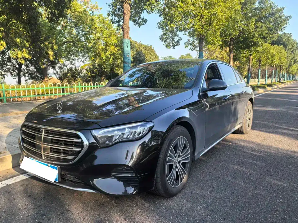 Mercedes-Benz E-Class E 260 L Classic Edition 2026
