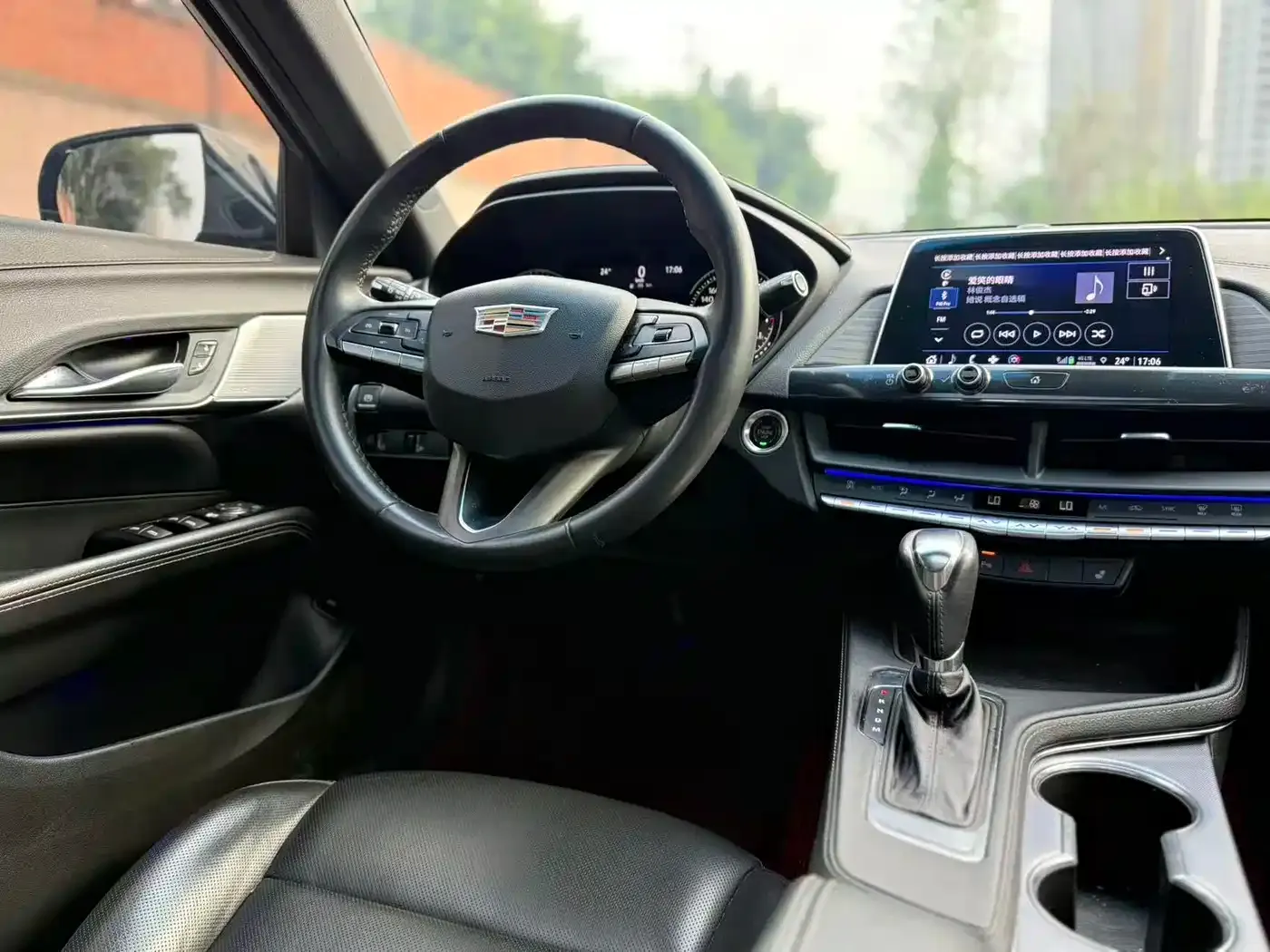 Cadillac CT4 28T Premium 2022 — фото 10