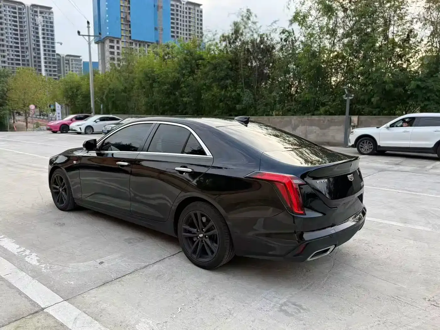 Cadillac CT4 28T Premium 2022 — фото 13