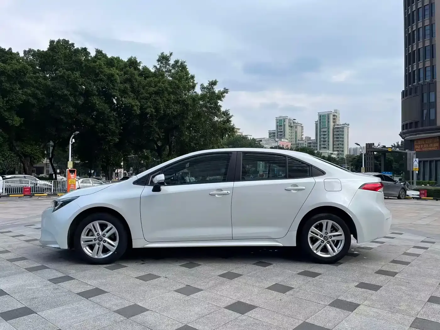 Toyota Levin 185T CVT Luxury Edition 2021 — фото 4