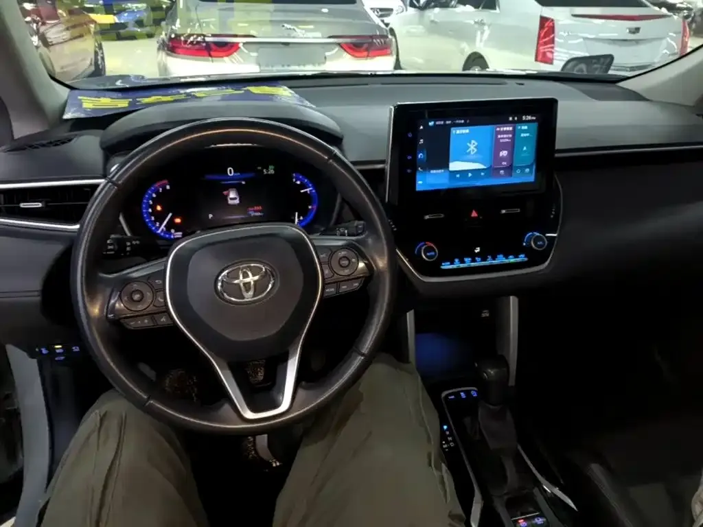 Toyota Corolla Cross 2.0L Flagship Edition 2022 — фото 10