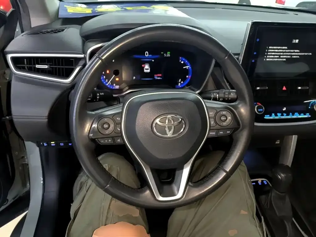 Toyota Corolla Cross 2.0L Flagship Edition 2022 — фото 11