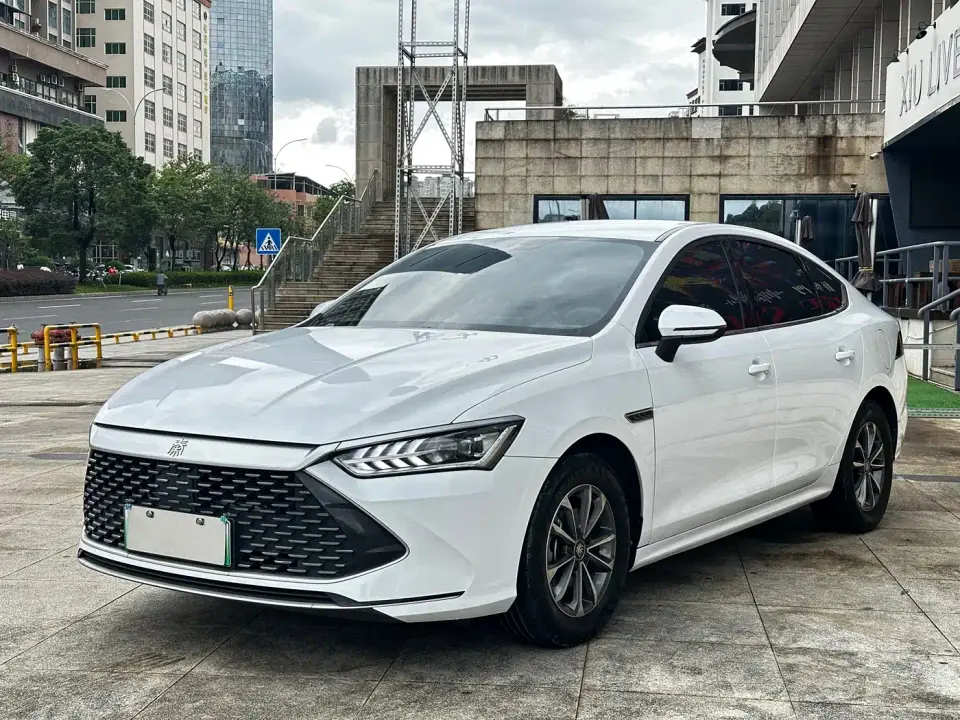 BYD Qin PLUS Champion Edition DM-i 55KM Leading 2023