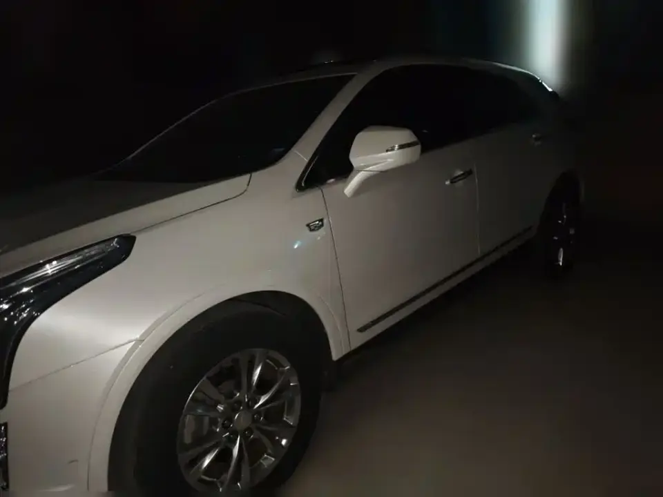Cadillac XT5 28T Technology Model 2020