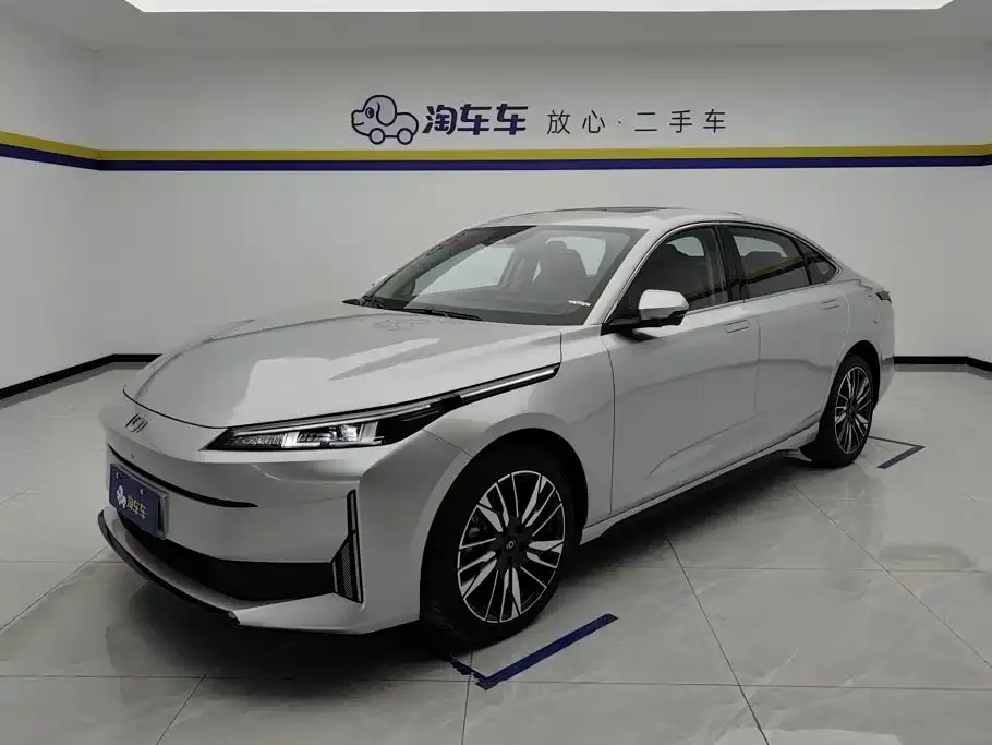 Changan Qiyuan A05 Deluxe Edition 145 Surpass 2024