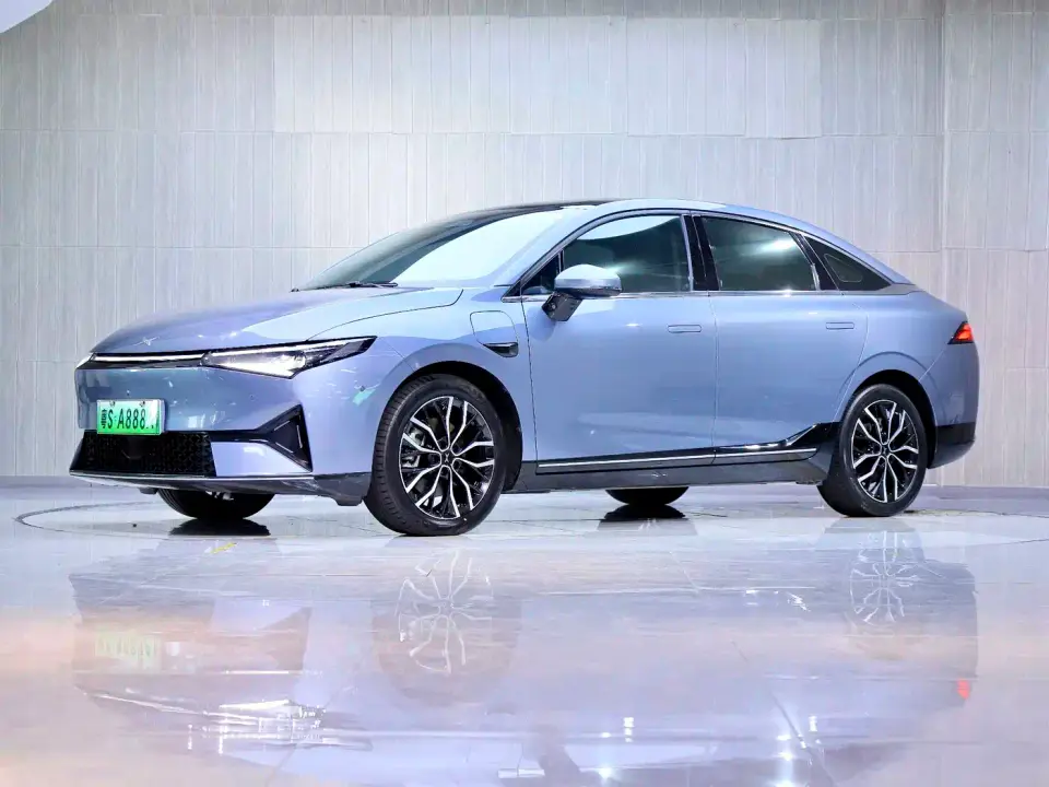 XPeng P5 Model 550E 2022