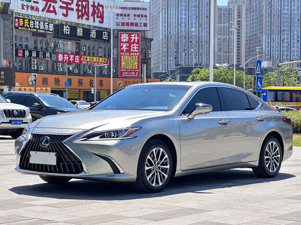 Lexus ES 260 Excellence Edition 2022