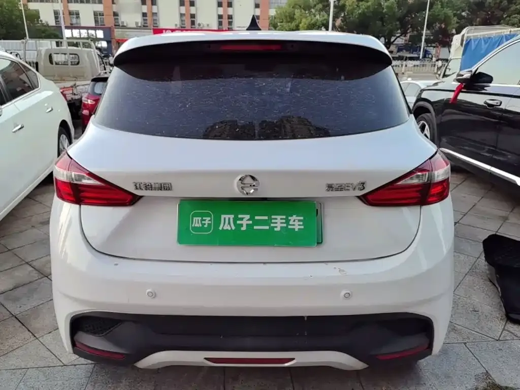 JMCG New Energy Yizhi EV3 Mini Radar Yue Run Model 2021 — фото 6