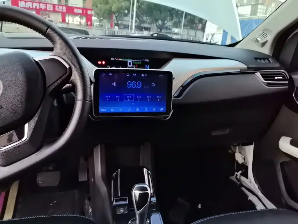 JMCG New Energy Yizhi EV3 Mini Radar Yue Run Model 2021 — фото 13