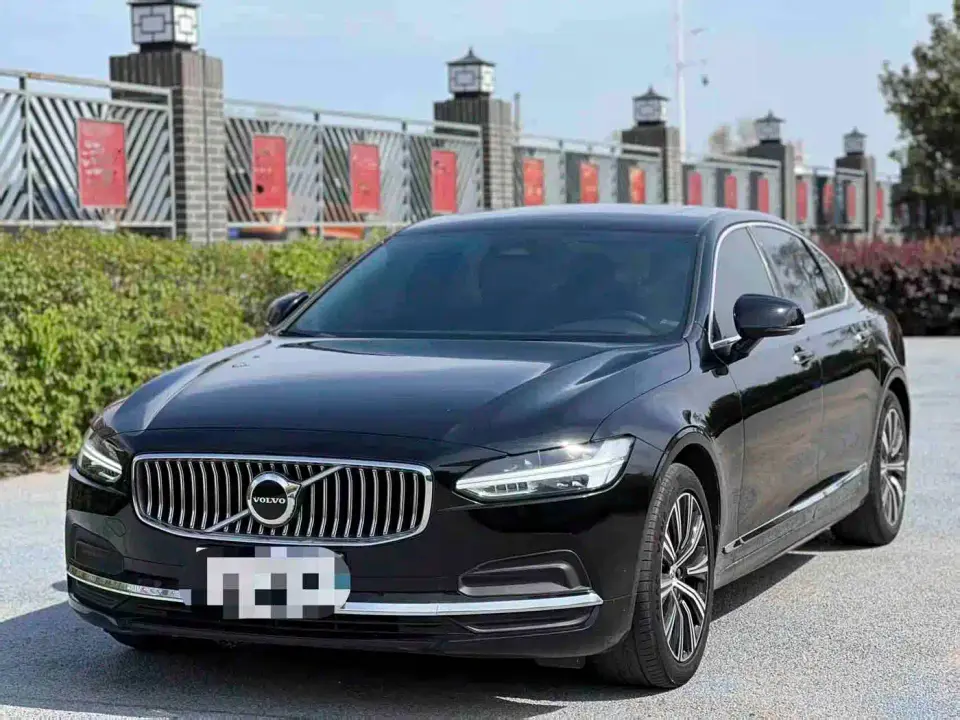Volvo S90 B5 Momentum Luxury Edition 2021