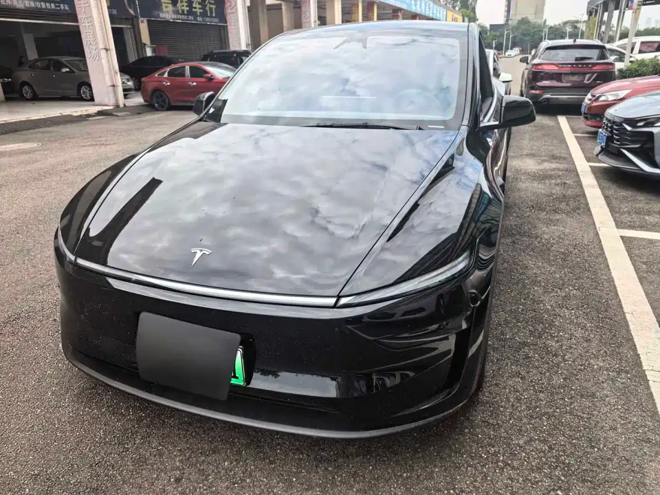 Tesla Model Y Rear-Wheel Drive 2026