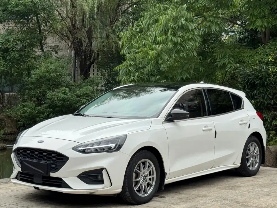 Ford Focus Hatchback EcoBoost 180 Auto Trend 2022
