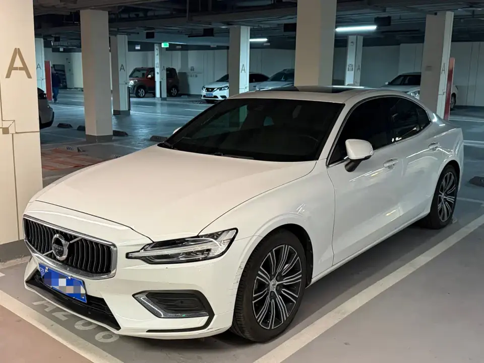 Volvo S60 B4 Smart Vision Luxury Edition 2022