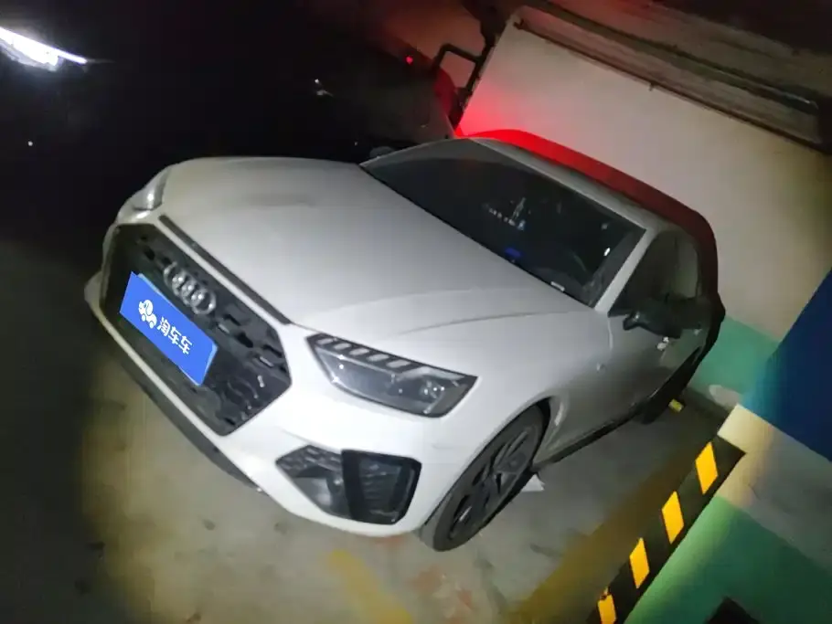 Audi A4L 40 TFSI Luxury Sport 2023