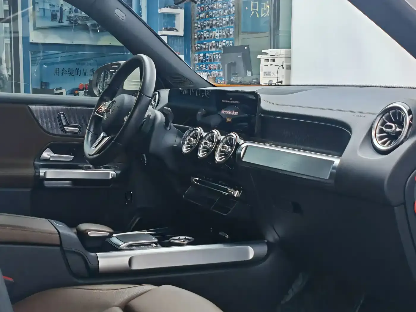 Mercedes-Benz GLB-Class GLB 200 Dynamic 2020 — фото 12