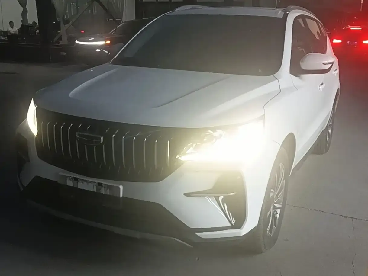 Geely Emgrand X6 Model PRO 1.4T Automatic Premium 2022 — фото 2