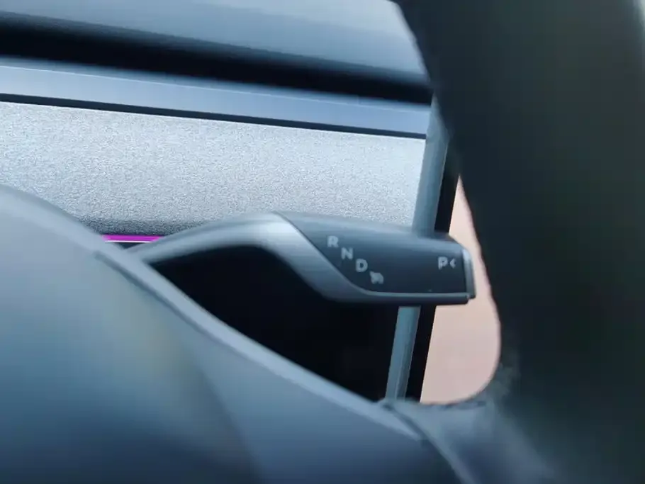 Tesla Model Y Long Range All-Wheel Drive Edition 2024 — фото 16