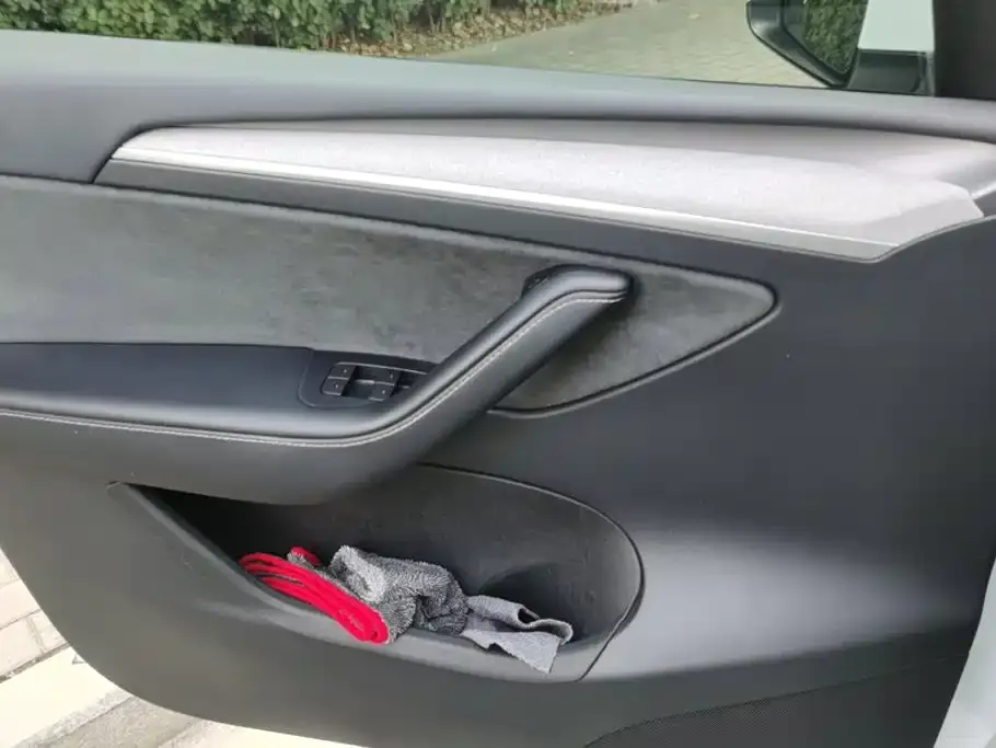 Tesla Model Y Long Range All-Wheel Drive Edition 2024 — фото 7