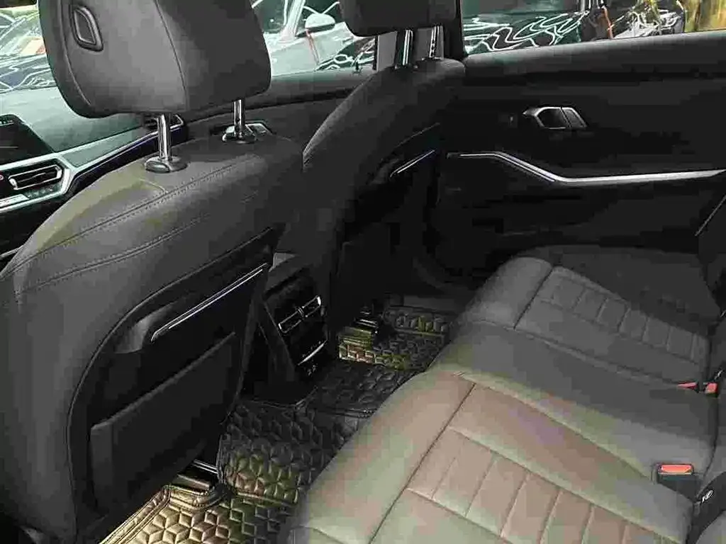 BMW 3 Series 325Li M Sport Black Night Package 2020 — фото 6