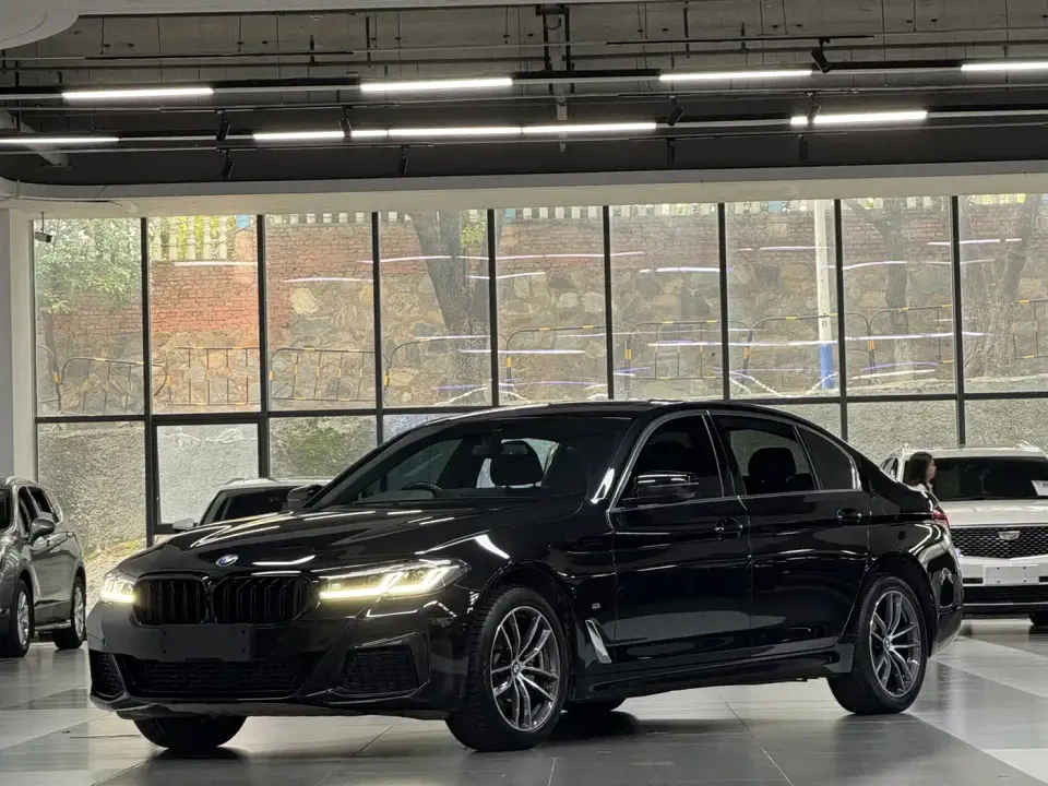 BMW 5 Series 525Li M Sport Package 2022
