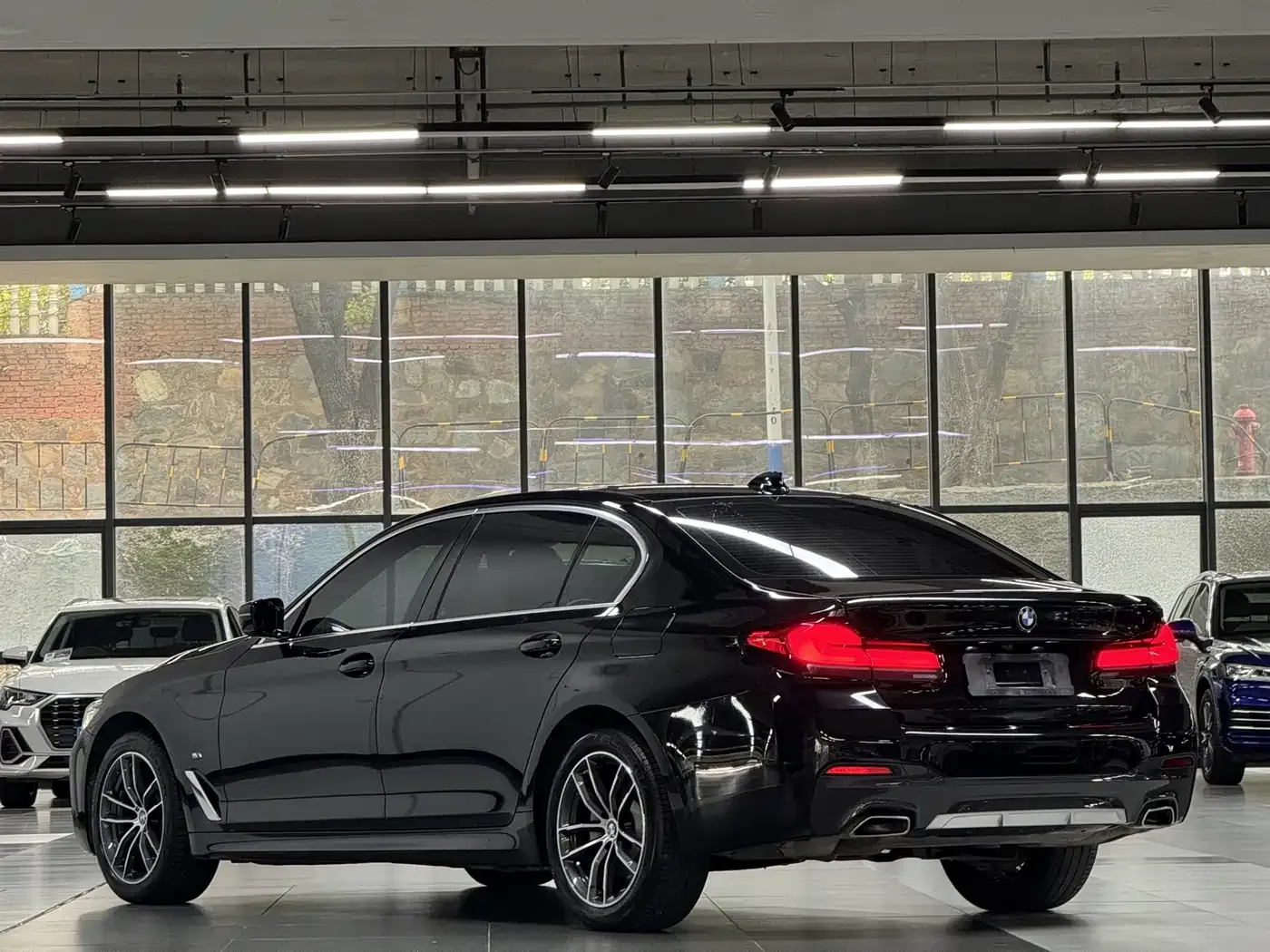 BMW 5 Series 525Li M Sport Package 2022 — фото 9