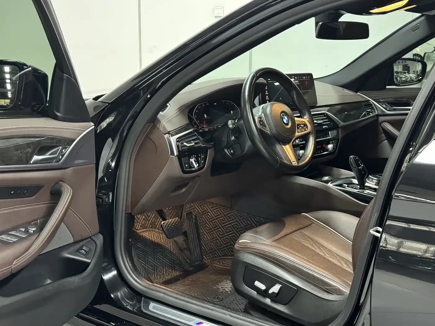 BMW 5 Series 525Li M Sport Package 2022 — фото 4