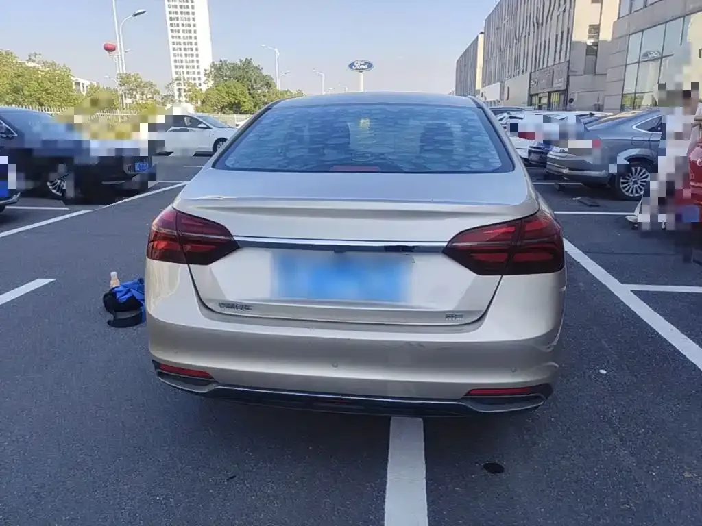 Geely Emgrand Leading Edition 1.5L CVT Luxury Type China VI 2019 — фото 6