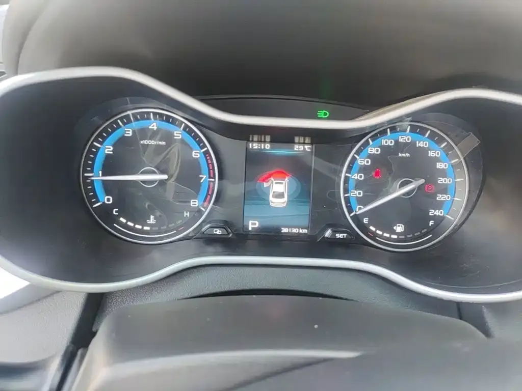 Geely Emgrand Leading Edition 1.5L CVT Luxury Type China VI 2019 — фото 12