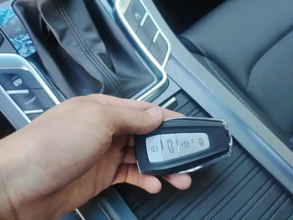 Geely Emgrand Leading Edition 1.5L CVT Luxury Type China VI 2019 — фото 9